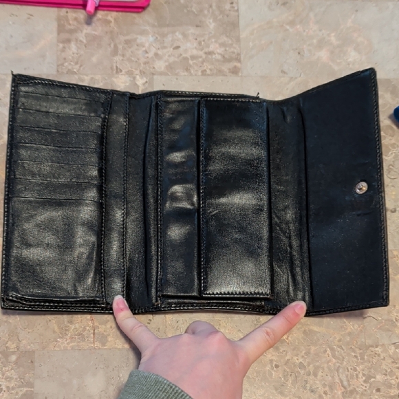 Rehab Gucci Wallet - Picture 2 of 16